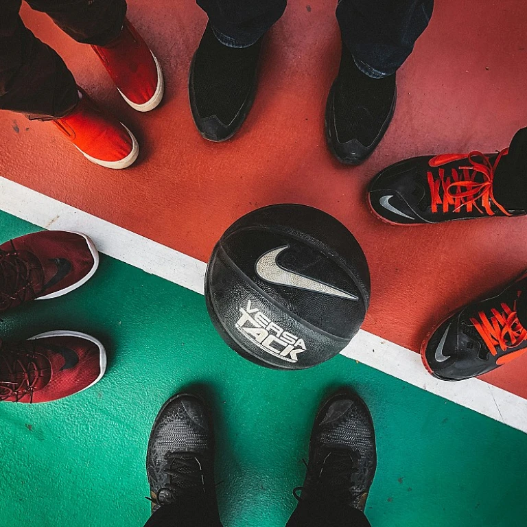 Les nuances des chaussures de basket en rose
