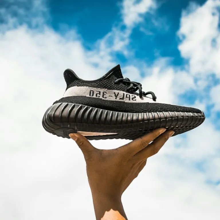 Tout savoir sur la nike dunk travis scott : une basket qui bouscule les codes