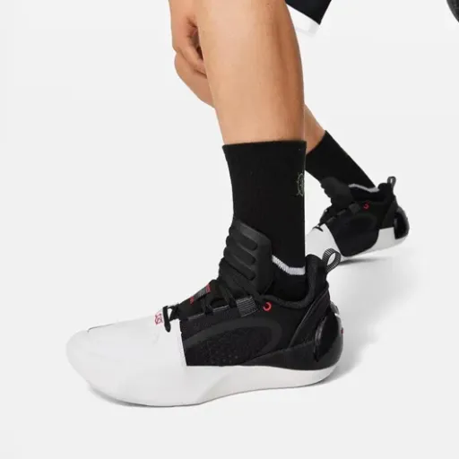 Test Li-Ning Fission 8 Wade : des pompes sérieuses pour jouer, mais pas données
