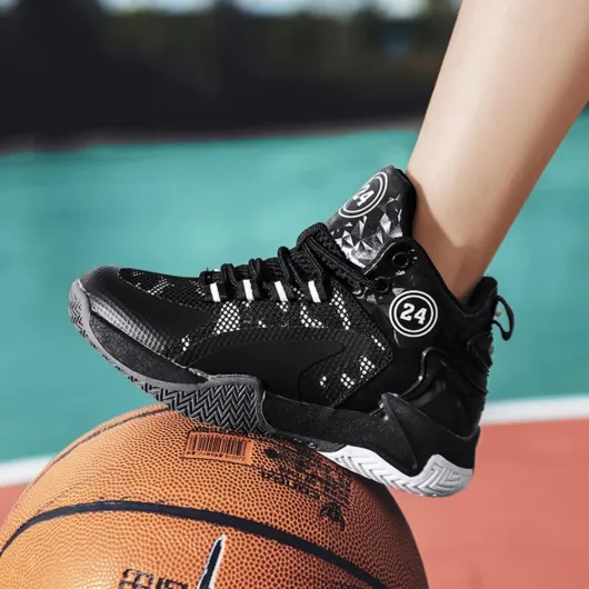 Chaussures de Basket-Ball, Chaussures de Basket-Ball pour Enfants, Chaussures de Sport avec Velcro, Chaussures de Sport Noir 33 EU